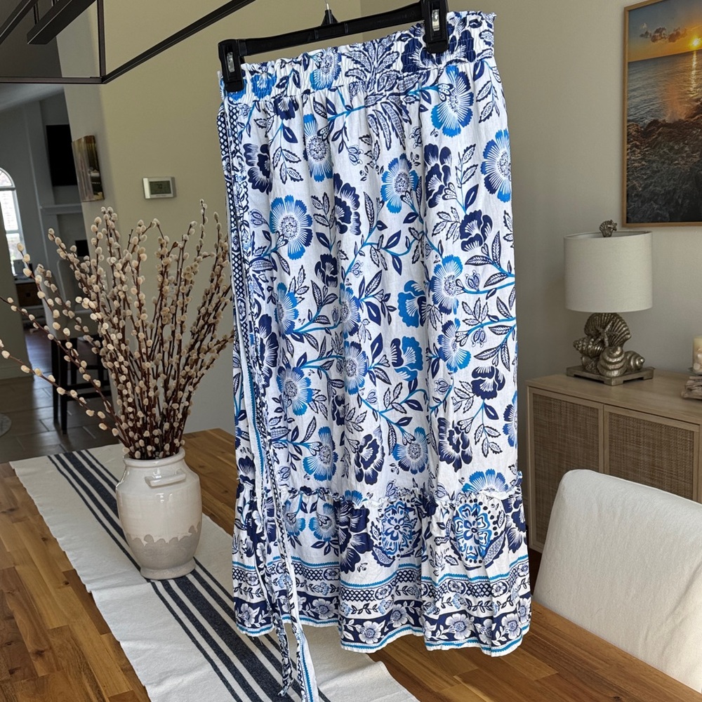 Floral Blue and White Women's Skirt